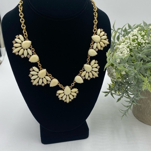 J. Crew women’s Gold Tone Off White Floral Resin Stone Statement Necklace - Picture 3 of 8